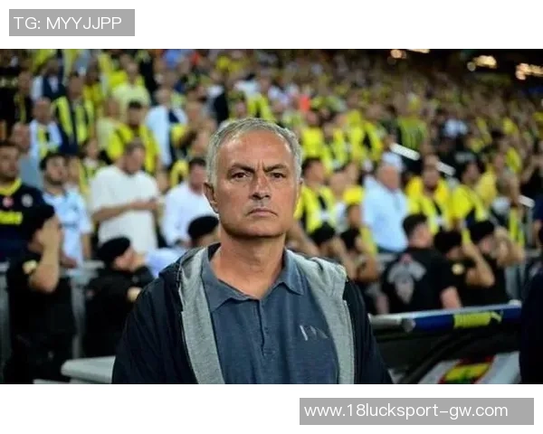 穆里尼奥执教生涯中的意外转折本菲卡前锋本欲加盟却转投费内巴切